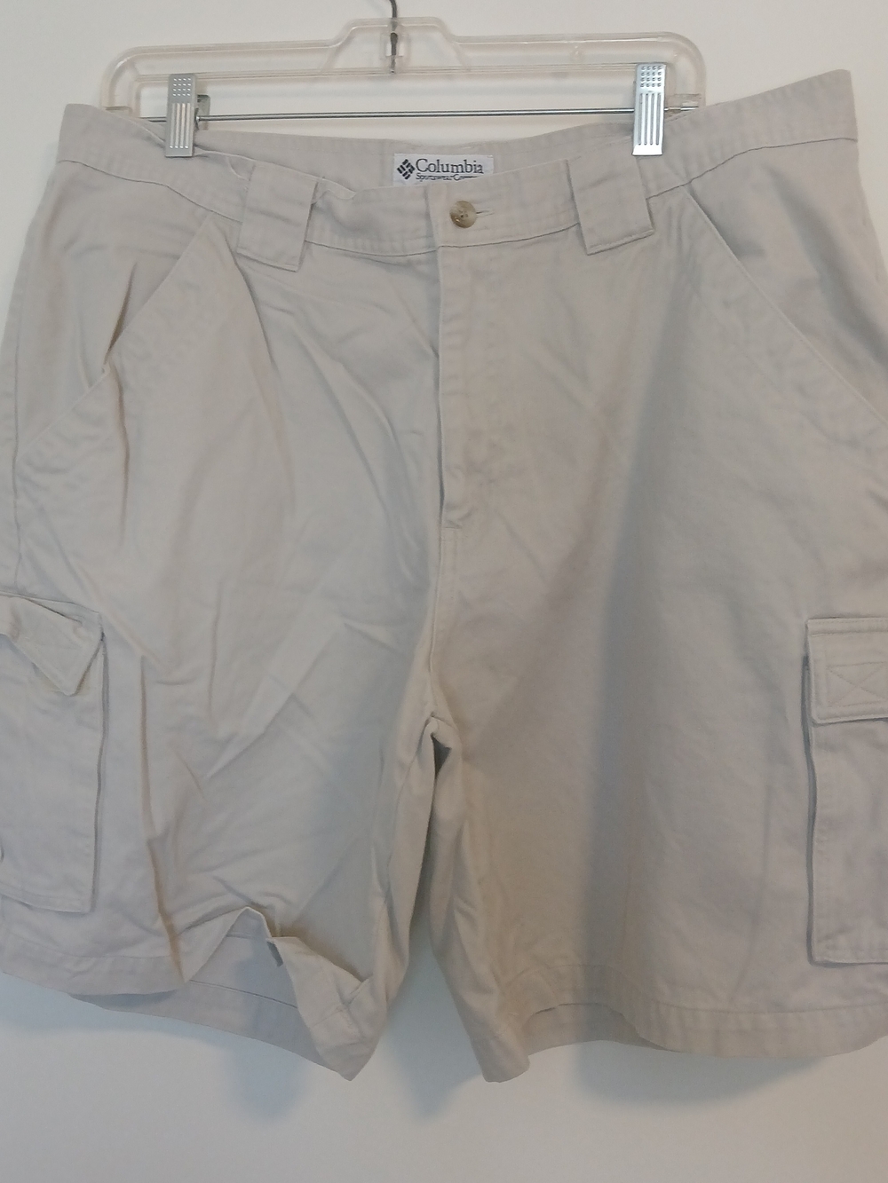 Columbia Men’s Cargo Shorts - Light Tan